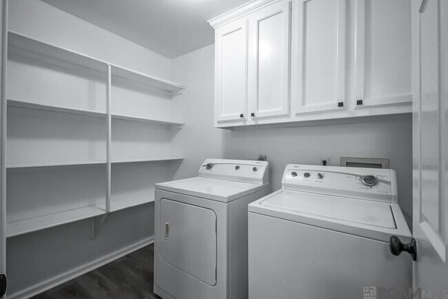 Foto del edificio - 14211 Parkridge Dr