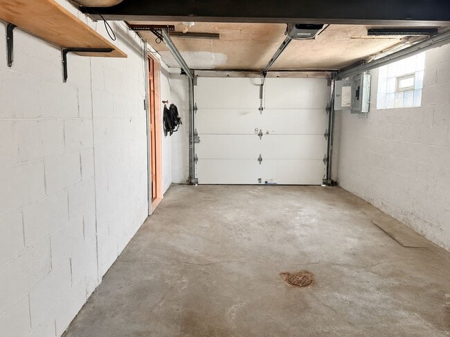 Building Photo - 2768 Glenny Ln