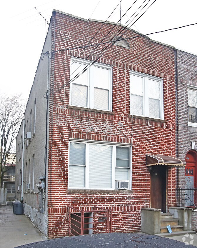 Foto principal - 230 Bay 34th St