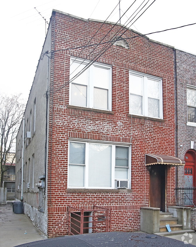 Primary Photo - 230 Bay 34th St