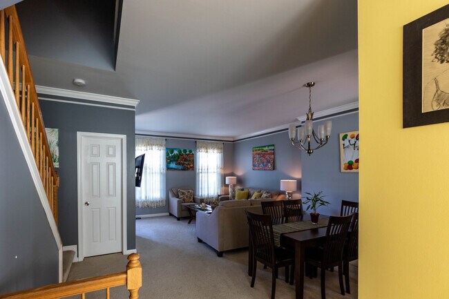 Building Photo - 3023 Cahill Ln