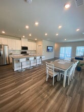 Building Photo - 7116 Bryce Ave