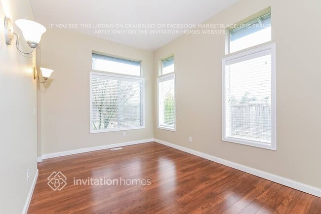 Building Photo - 3525 Crystal Ridge Dr SE