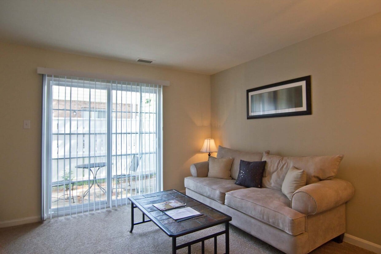 Staples Mill Townhomes Apartments in Richmond, VA