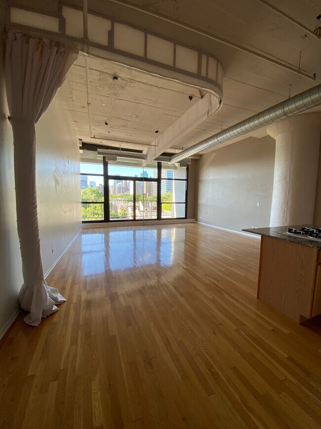 Building Photo - 1530 S State St
