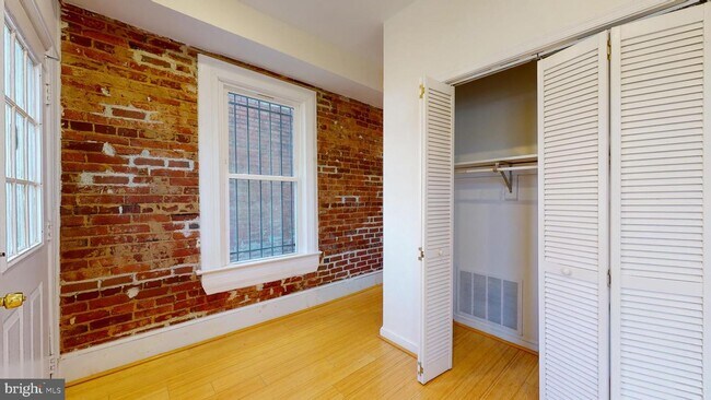 Building Photo - 909 O St NW