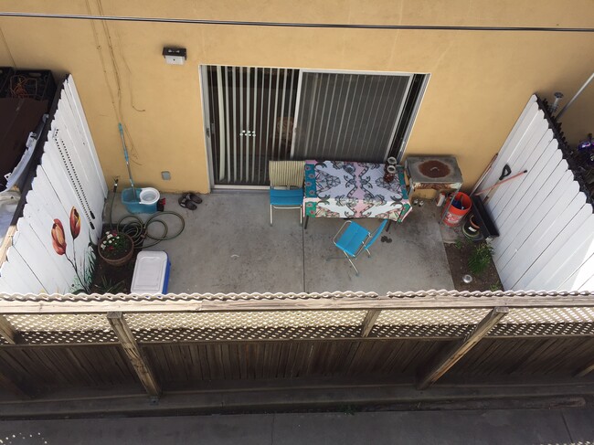 Foto del edificio - 727 E Tujunga Ave