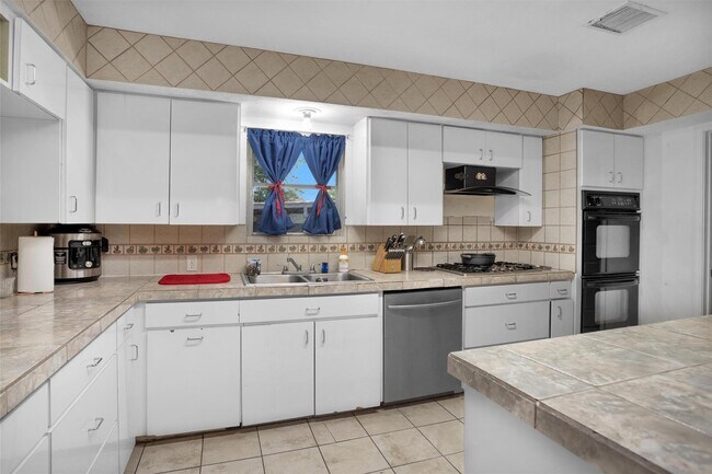 Foto del edificio - 1725 Strawn Rd