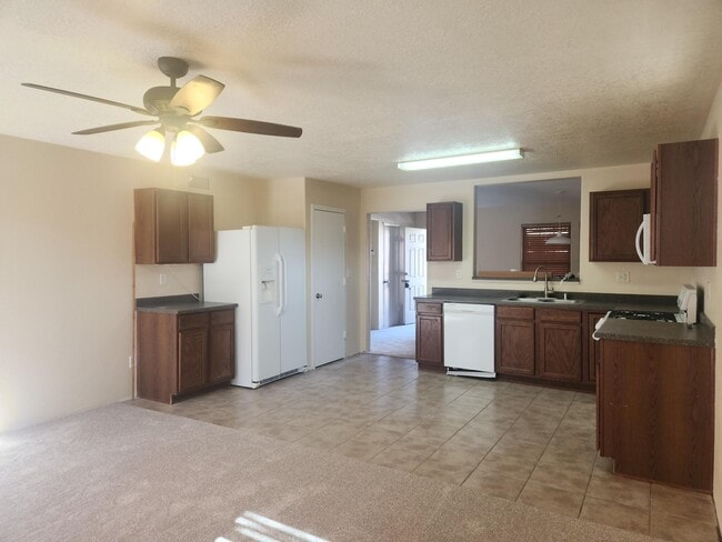 Foto del edificio - 6548 Ancients Rd NW