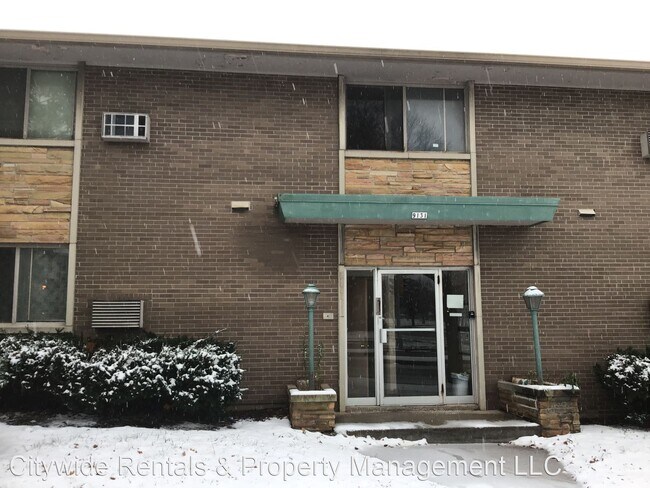 Foto del edificio - 9131 W Congress St
