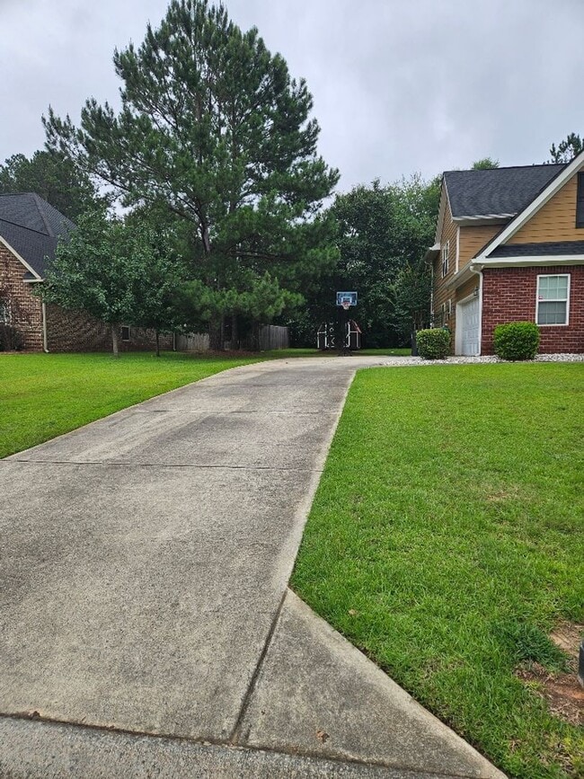 Building Photo - 4 Bedroom in Perrydise! Available to view ...
