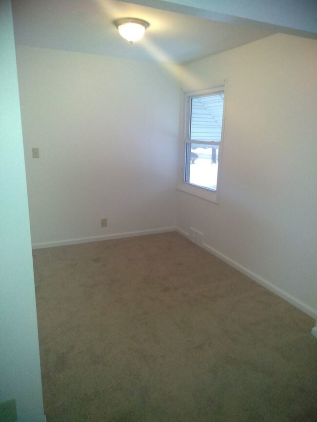 Building Photo - 6075 Dunham Rd