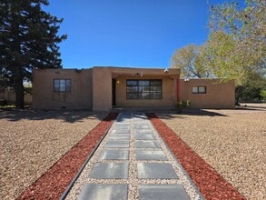 Building Photo - 2412 Rosina St