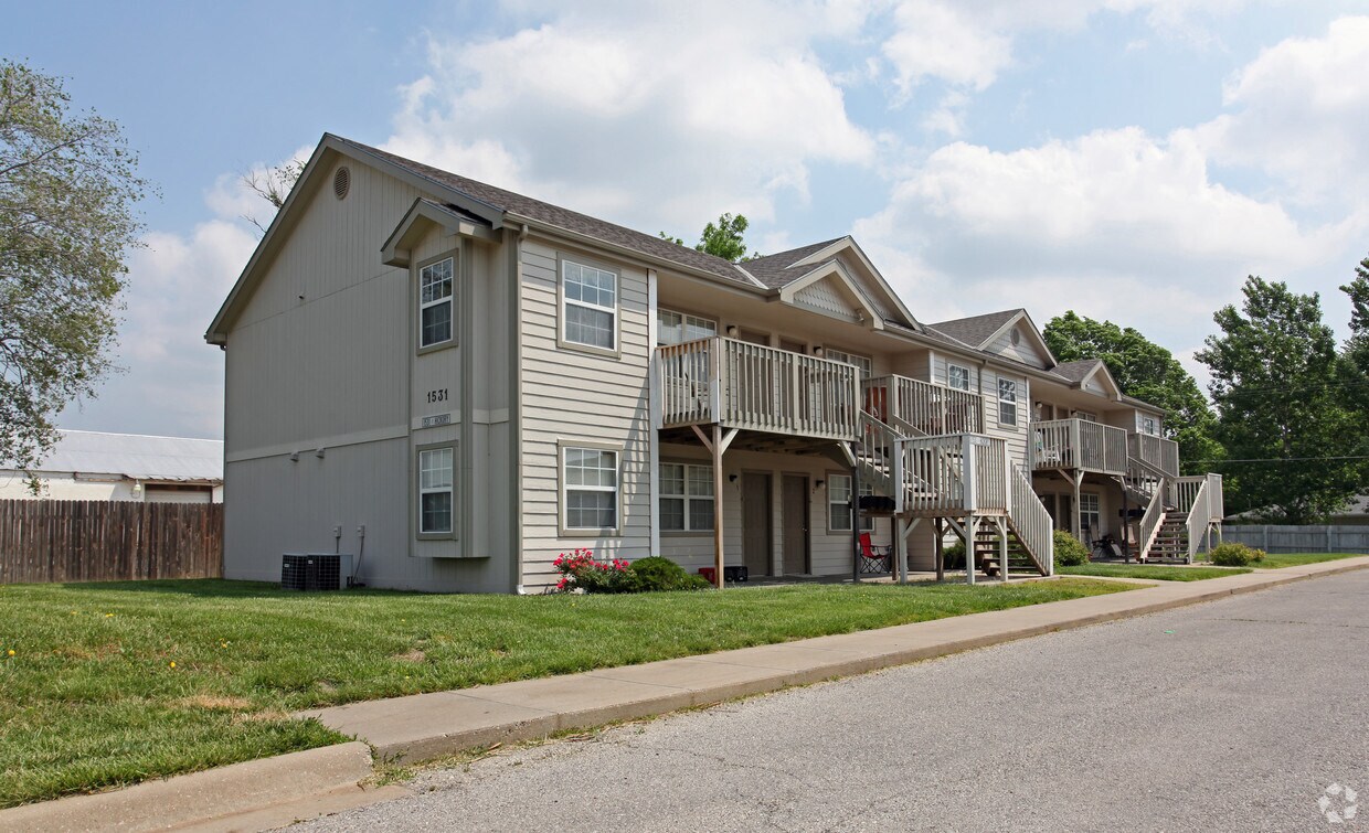 Foto del edificio - Hidden Meadow Apartments