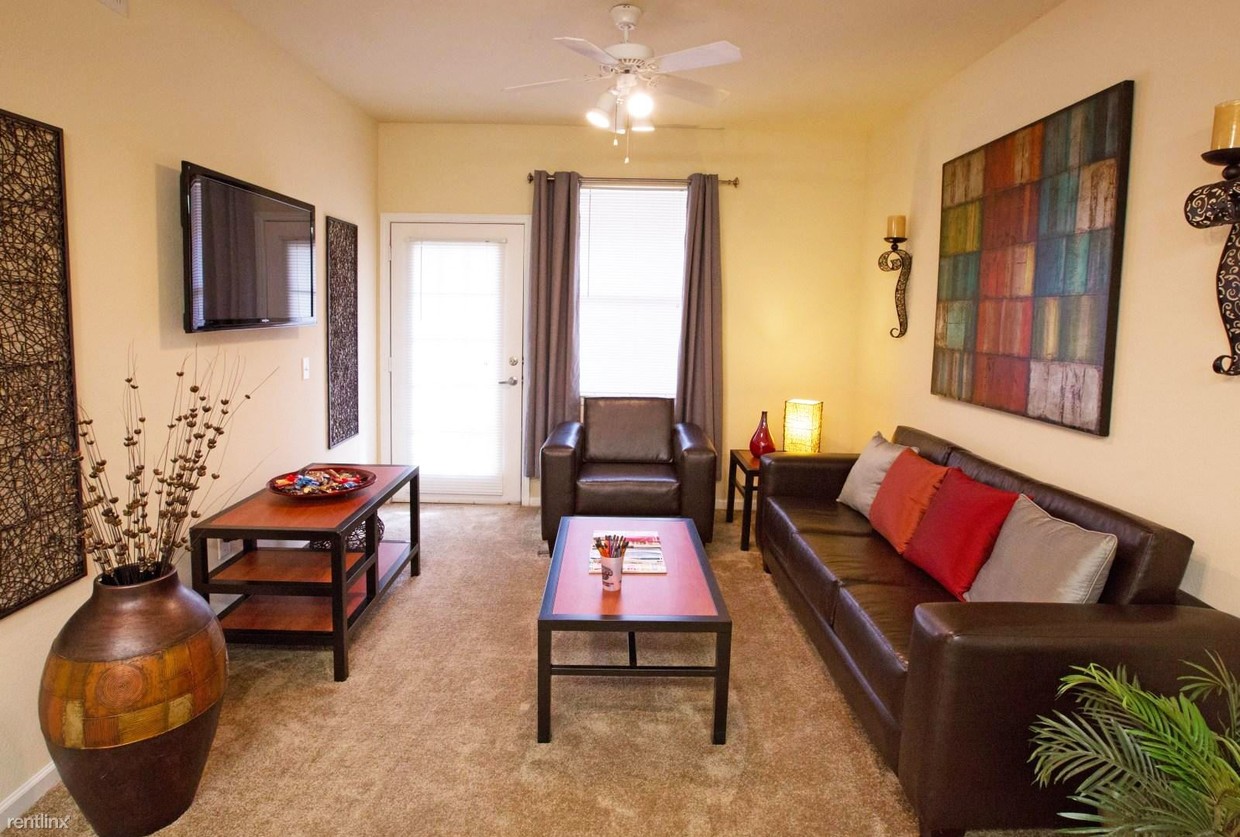Foto principal - 335 E Barstow Ave