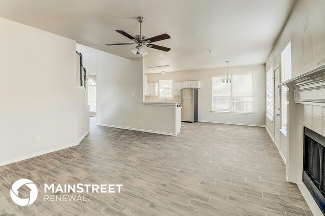 Building Photo - 715 S Parks Dr