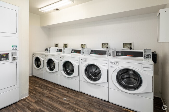 Laundry Facility - Columbine West