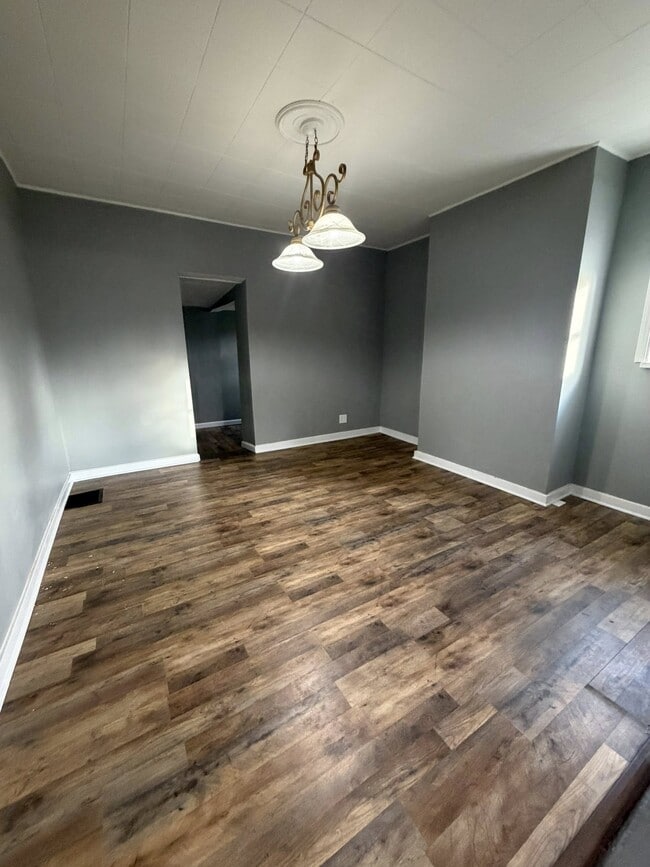 Building Photo - 1024 Moxahala Ave