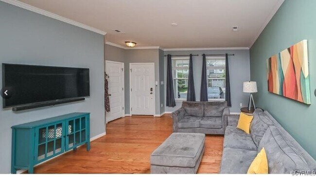 Foto del edificio - 8013 Rutland Village Dr