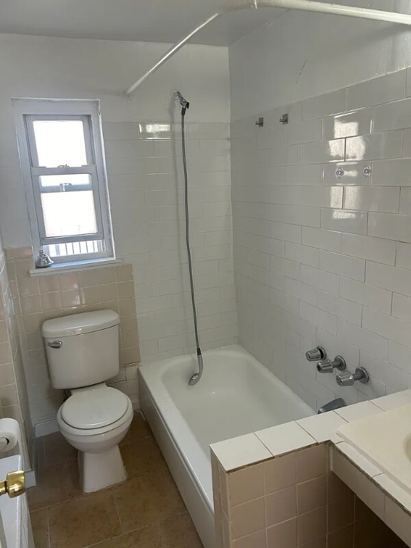 Foto del edificio - 40 Ellington St