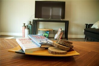 Building Photo - 1569 Brooks Ave