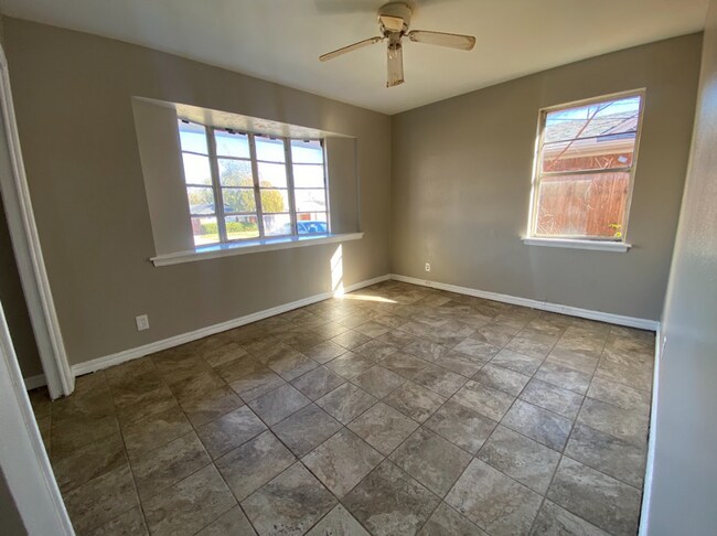 Foto del edificio - 3 Bedroom House Available in OKC