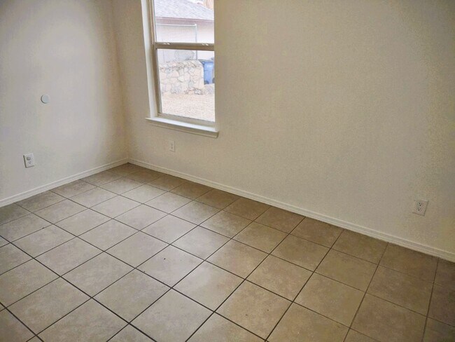 Building Photo - 9488 Landry McKee Ln