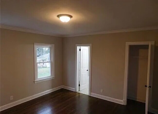 Building Photo - 406 S Catawba St