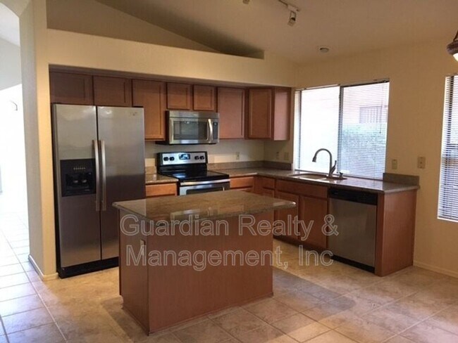 Foto del edificio - 5941 E Kelton Ln