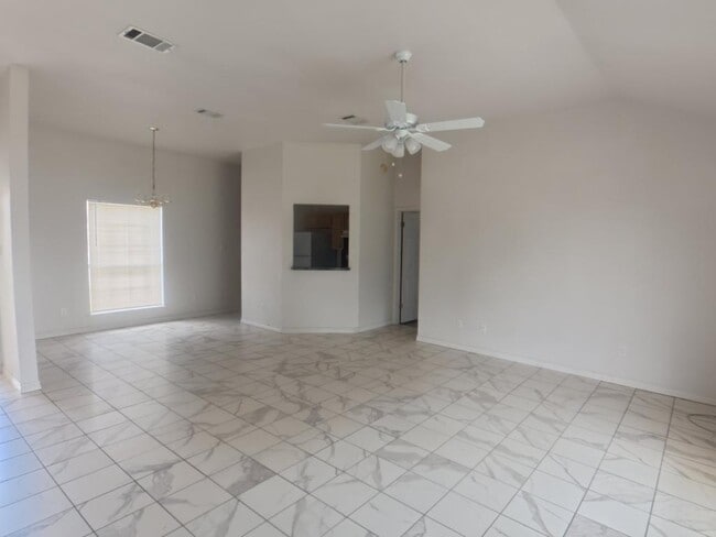 Building Photo - 4908 Topsey Dr