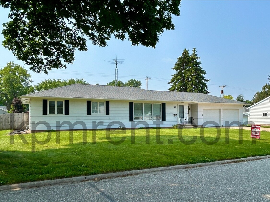 Primary Photo - 720 Poplar St