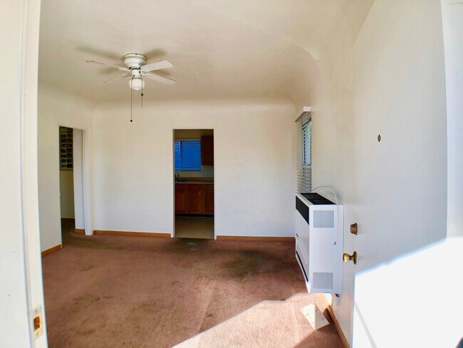 Foto del edificio - 242 W 13th St