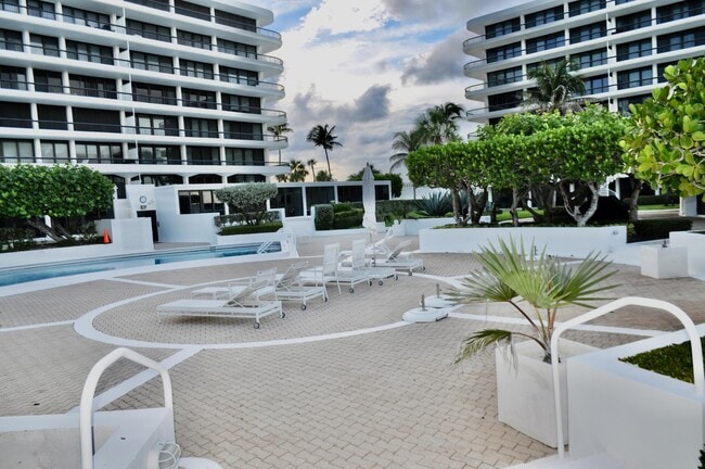 Foto del edificio - 2660 S Ocean Blvd