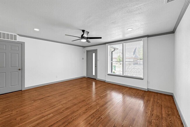 Foto del edificio - 2512 Isabella St