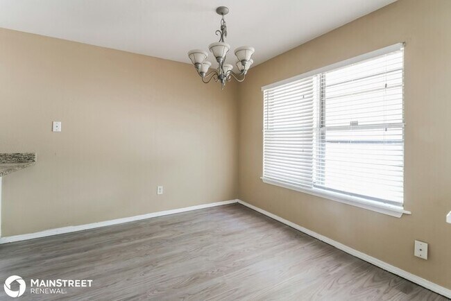 Building Photo - 11520 Bel Air Pl