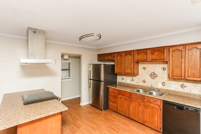Building Photo - 919 Highcrest Dr