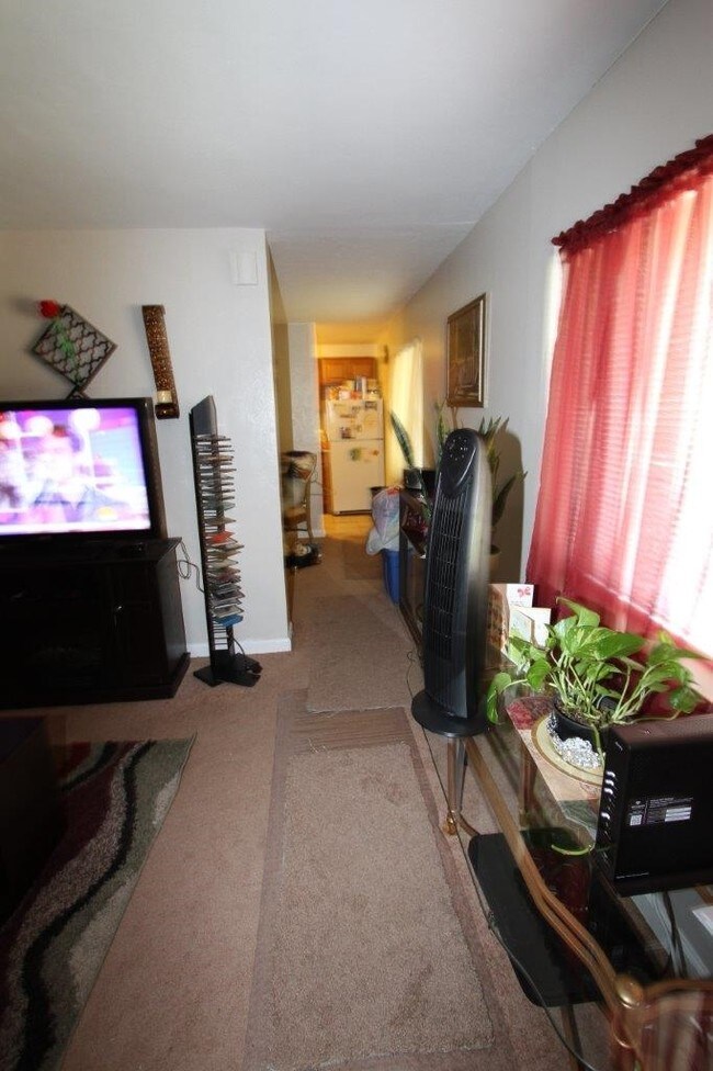 1BR - 1778 McNary Blvd