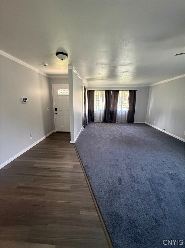 Building Photo - 107 Hadley Dr