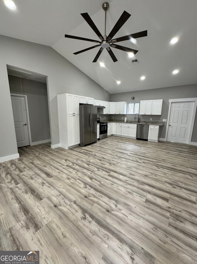 Foto del edificio - 194 Frank Christian Rd