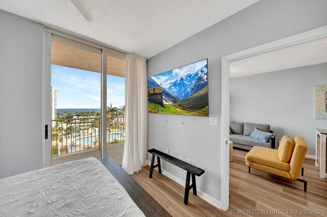 Foto del edificio - 3020 NE 32nd Ave