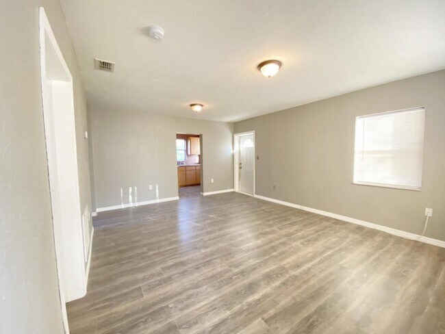Foto del edificio - 257 N Sloan Ave