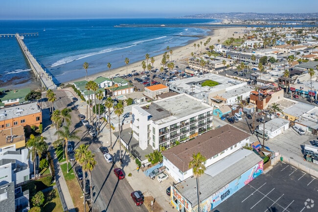Context - Surfcaster Apartments