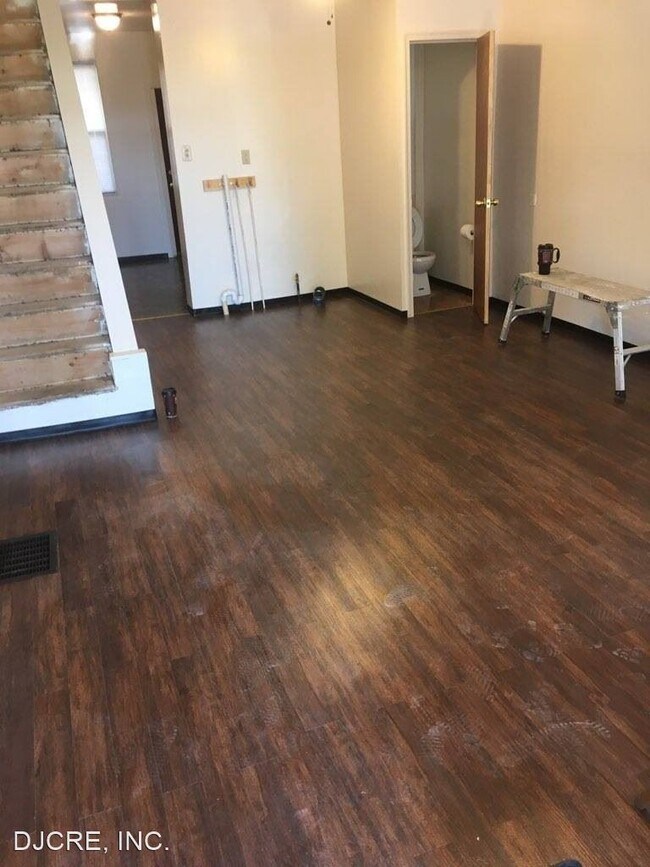 Building Photo - 3 br, 1.5 bath House - 2661 Roberts Avenue
