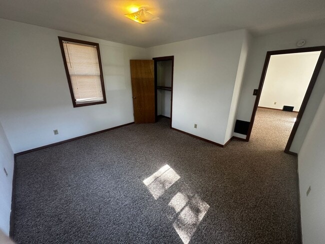 Building Photo - 2403 Patee St