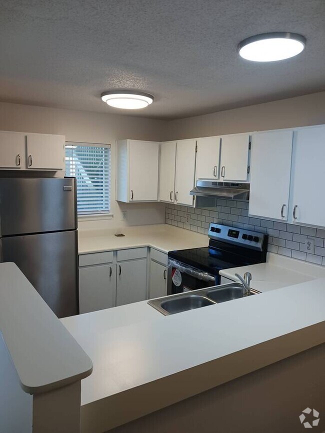 Building Photo - 1602 Eagles Pl