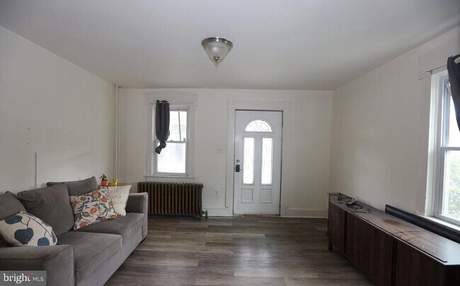 Building Photo - 114 Ellis St