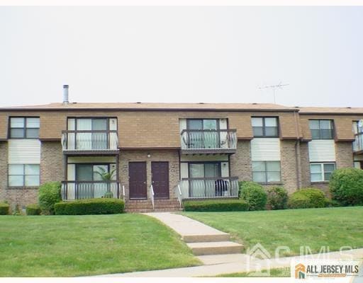 Building Photo - 816 N Oaks Blvd