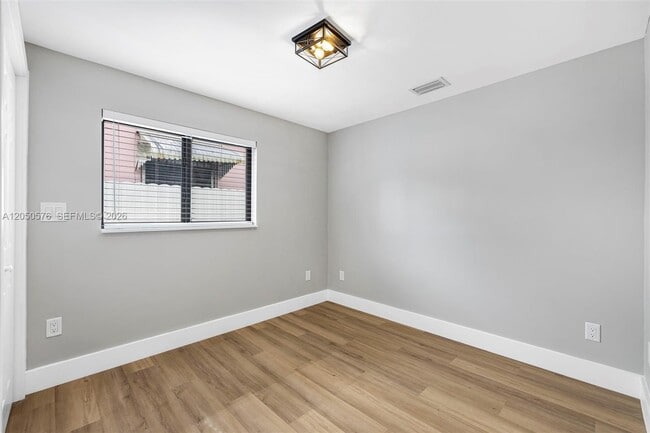 Building Photo - 3481 SW 87th Ct