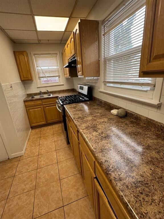 Foto del edificio - 596 Adams Ave