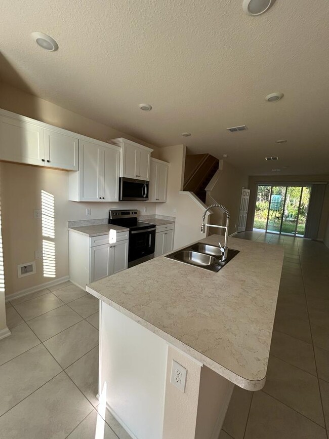 Building Photo - 96 Whispering Brk Dr